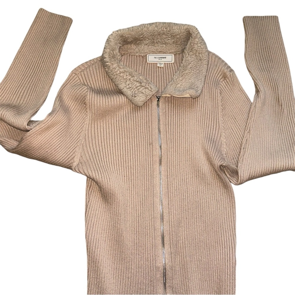 Cropped beige cardigan